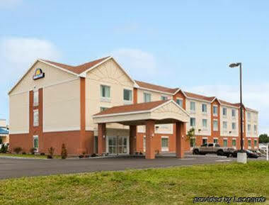 Hotel Days By Wyndham Watertown Drum 2*
